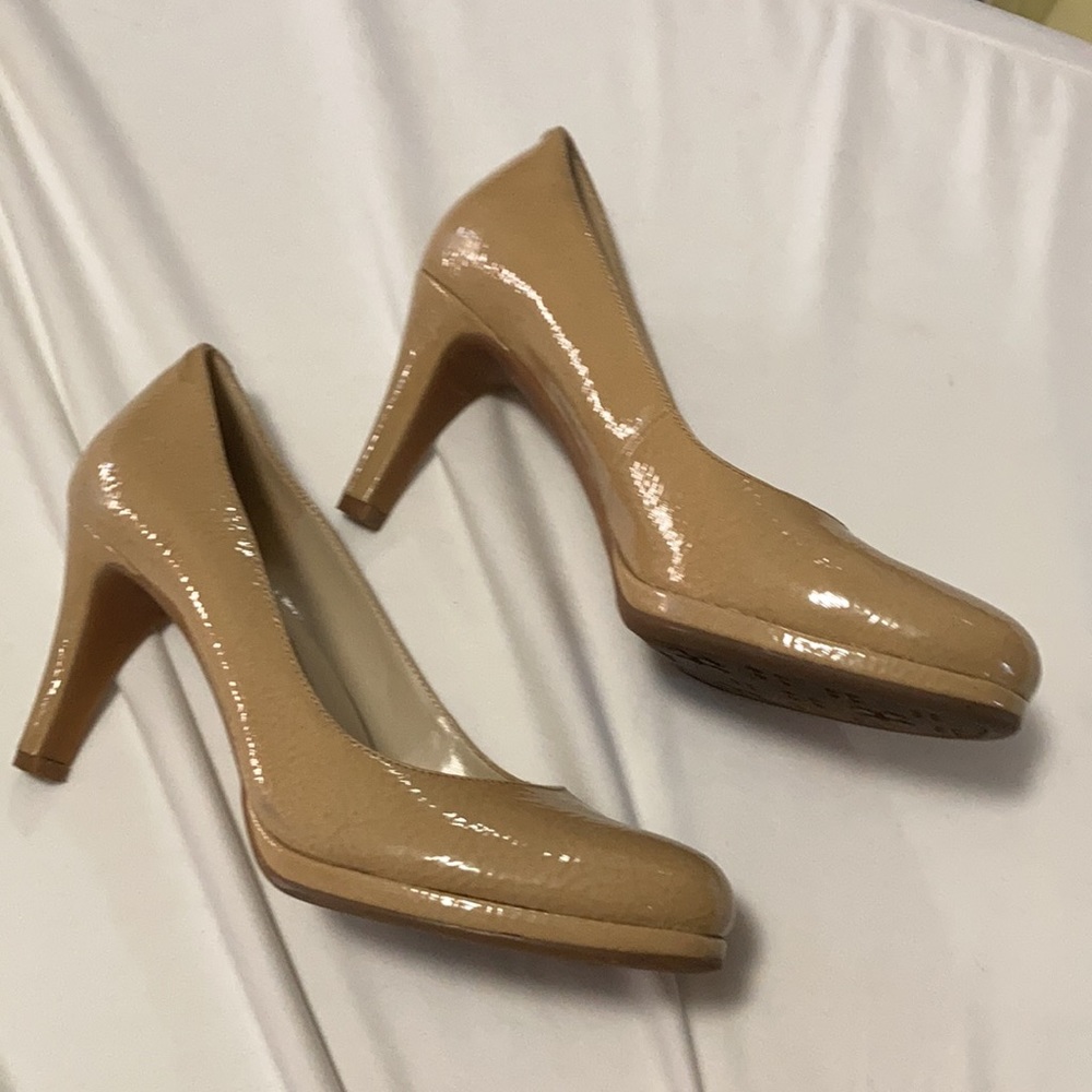 Pumps - Picture 2 of 2